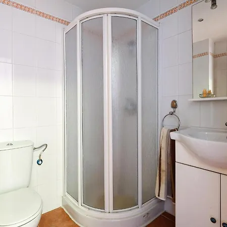 Сasa de vacaciones 3 Bedroom Awesome In *